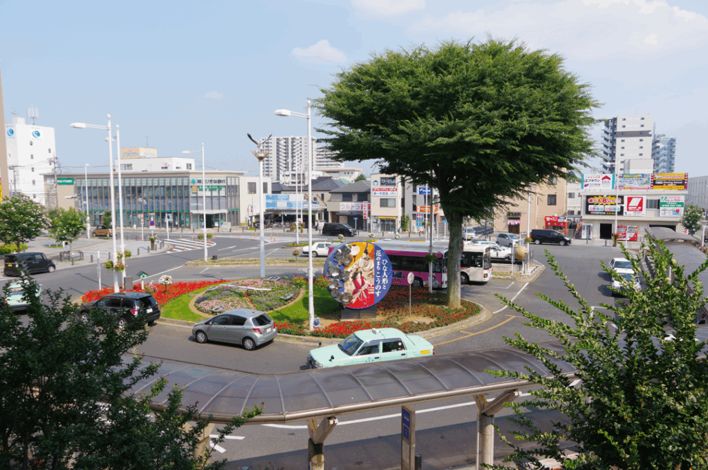 モニュメント『ひな人形と花のまち こうのす』@埼玉県鴻巣市・鴻巣駅東口 1