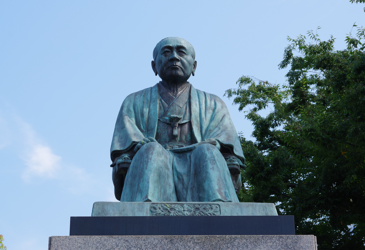 田中昭『澁澤栄一座像』＠埼玉県深谷市　２