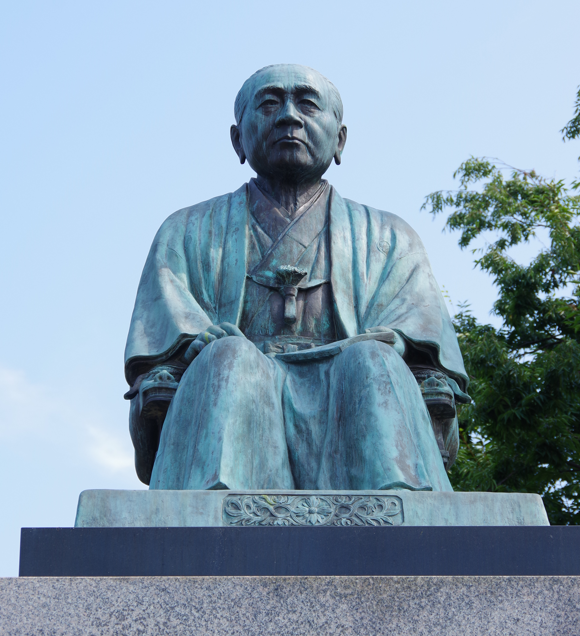 田中昭『澁澤栄一座像』＠埼玉県深谷市　３