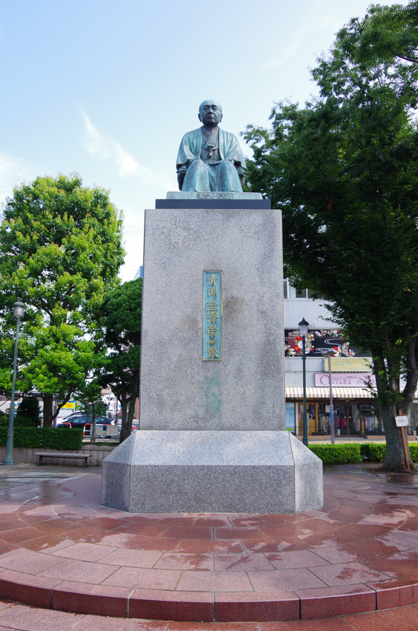 田中昭『澁澤栄一座像』＠埼玉県深谷市　５