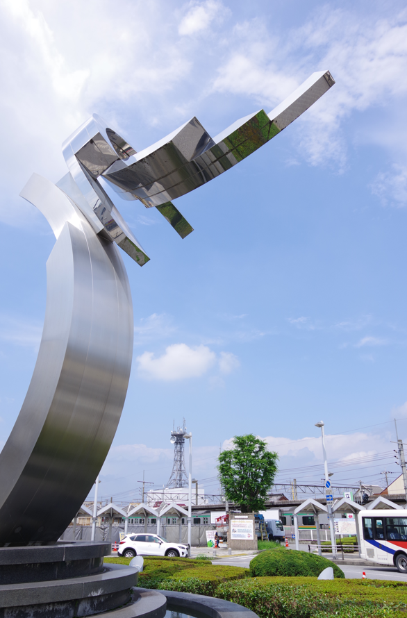 彗星をイメージしたモニュメント＠埼玉県本庄市・本庄駅南口　１