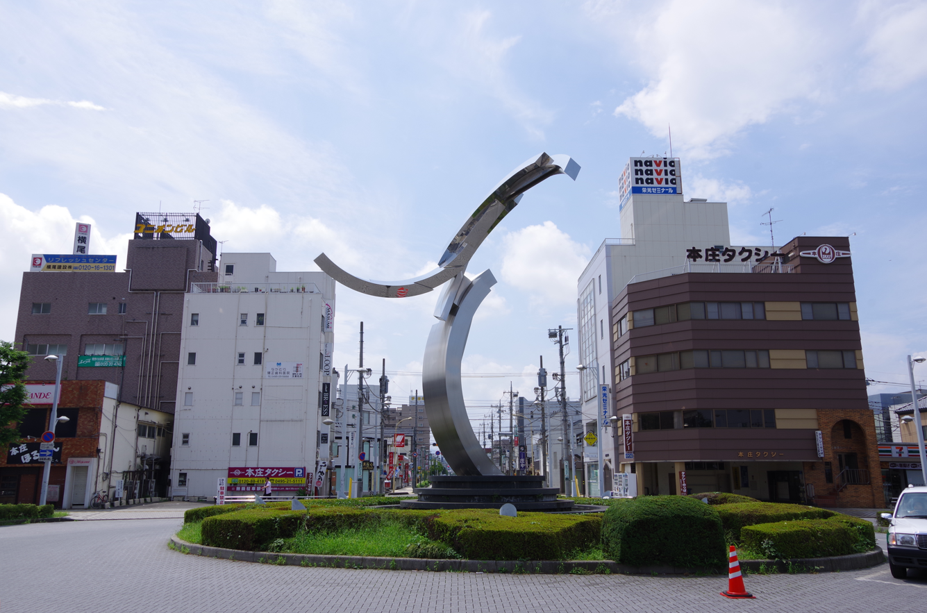 彗星をイメージしたモニュメント＠埼玉県本庄市・本庄駅南口　２