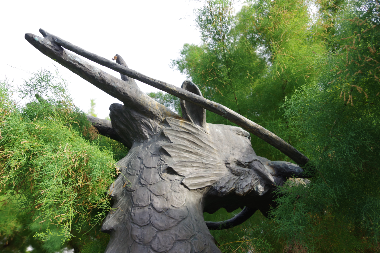 屋外彫刻『蛇がまいたの像』＠栃木県小山市・間々田駅西口　８