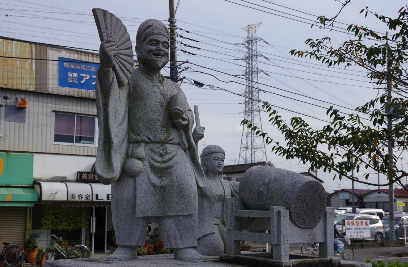 屋外彫刻『南飯田神田囃子』＠栃木県小山市・間々田駅東口　３