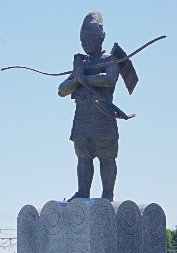 屋外彫刻『与一公祈願像「いのり」』＠栃木県大田原市・野崎駅西口　４