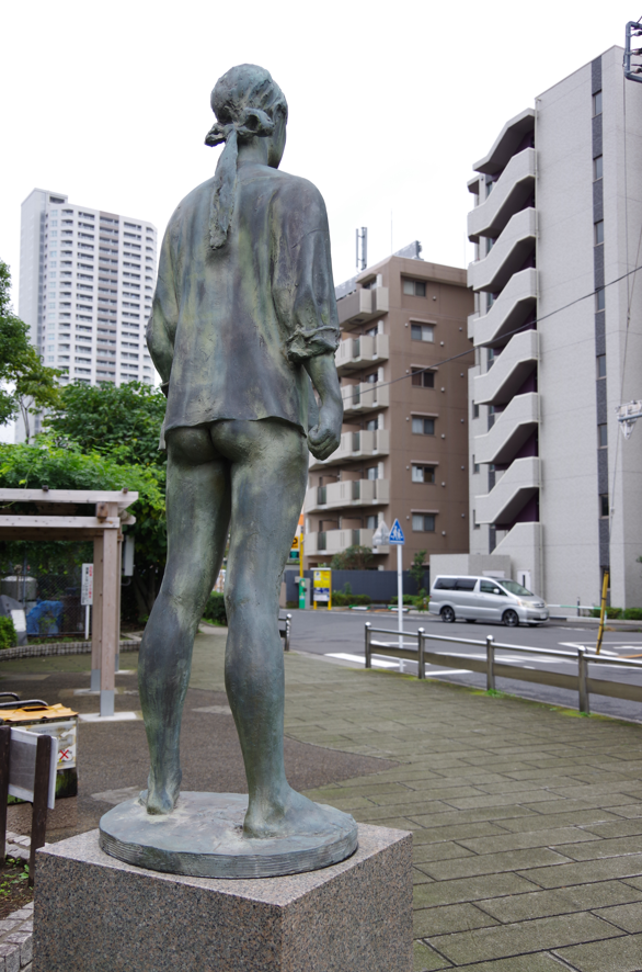 浦山一雄『BLACK uniform』｜東京都荒川区の屋外彫刻 - モニュメントnet